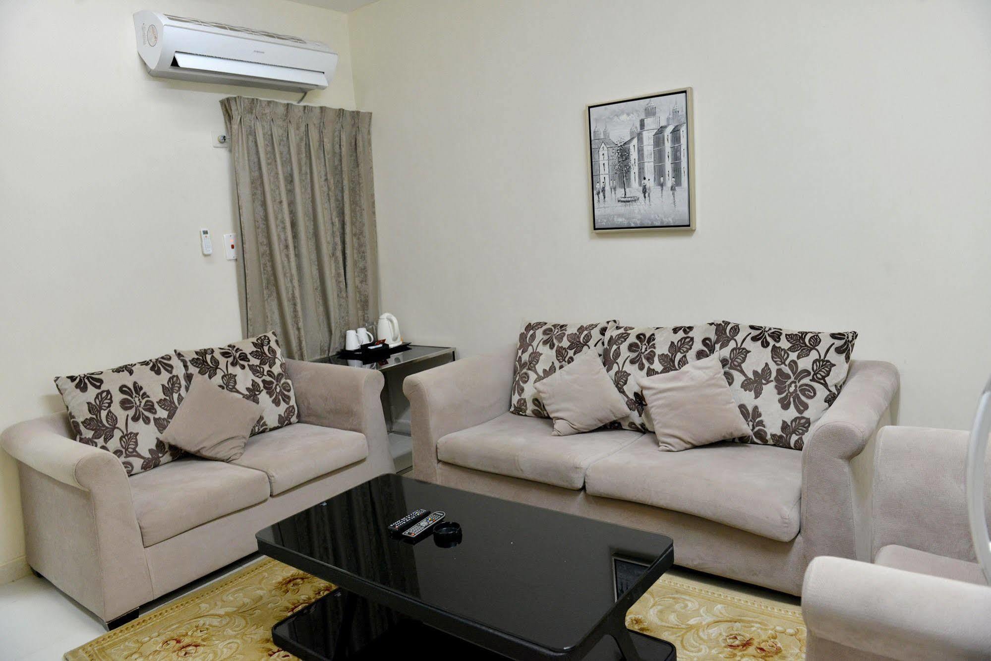 Al Mawasem Al Arbaa Aparthotel Jubail Exterior foto